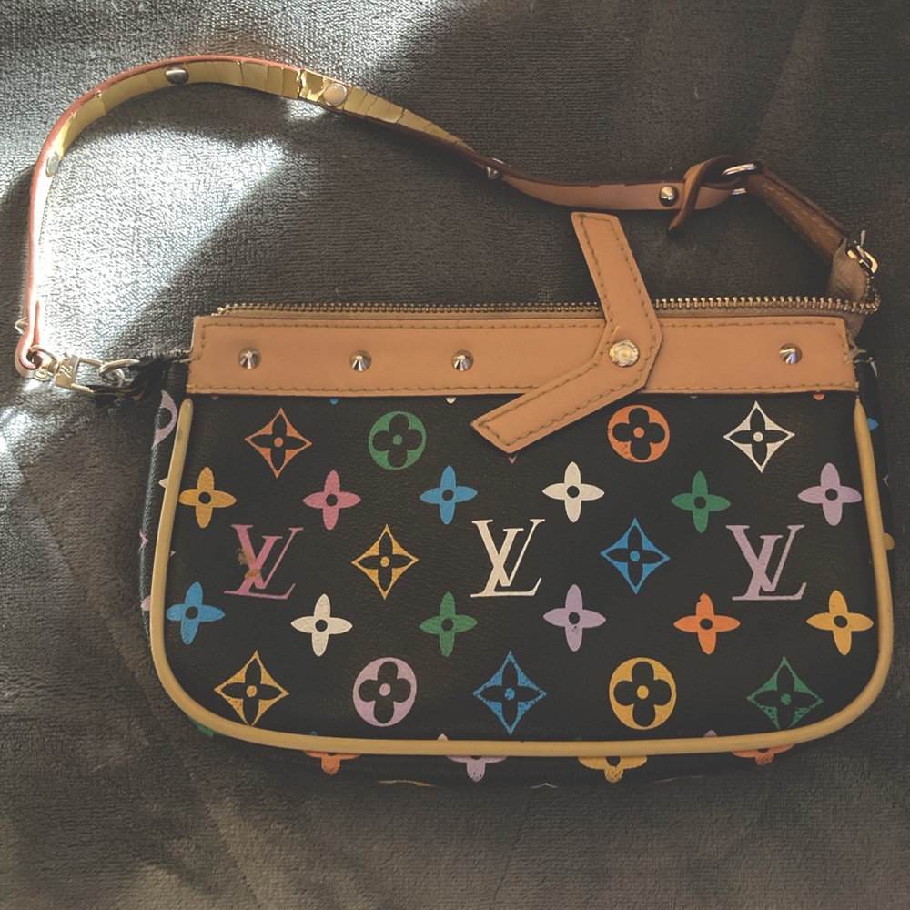 LOUIS VUITTON Pochette  Black